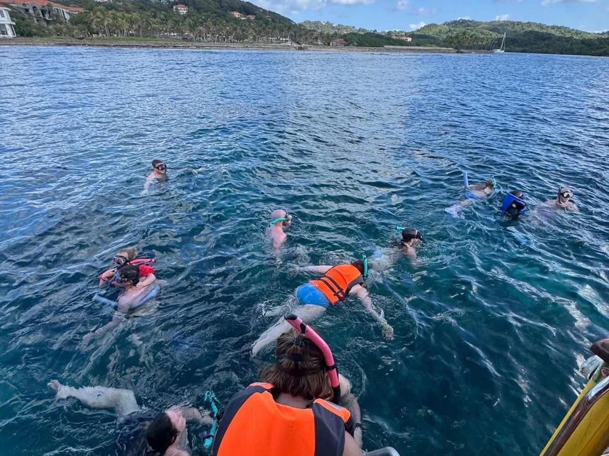 Roatán tour gallery photo 1